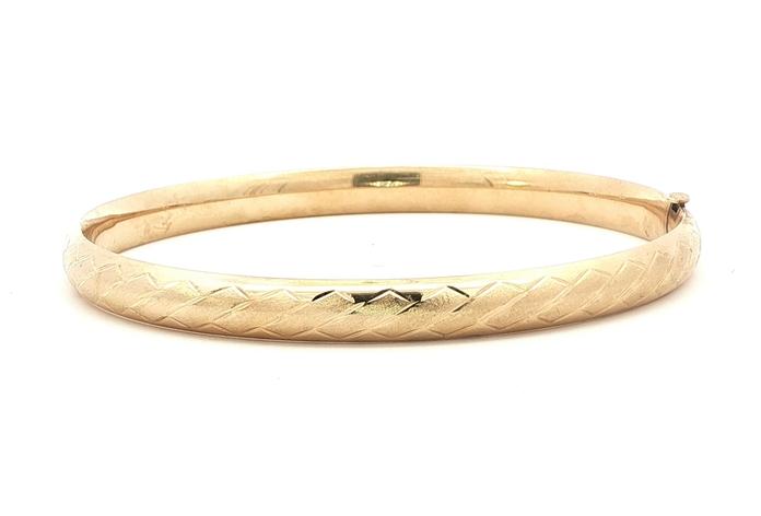 content/products/Estate Piece: Woven Style Hinged Bangle Bracelet in Yellow Gold