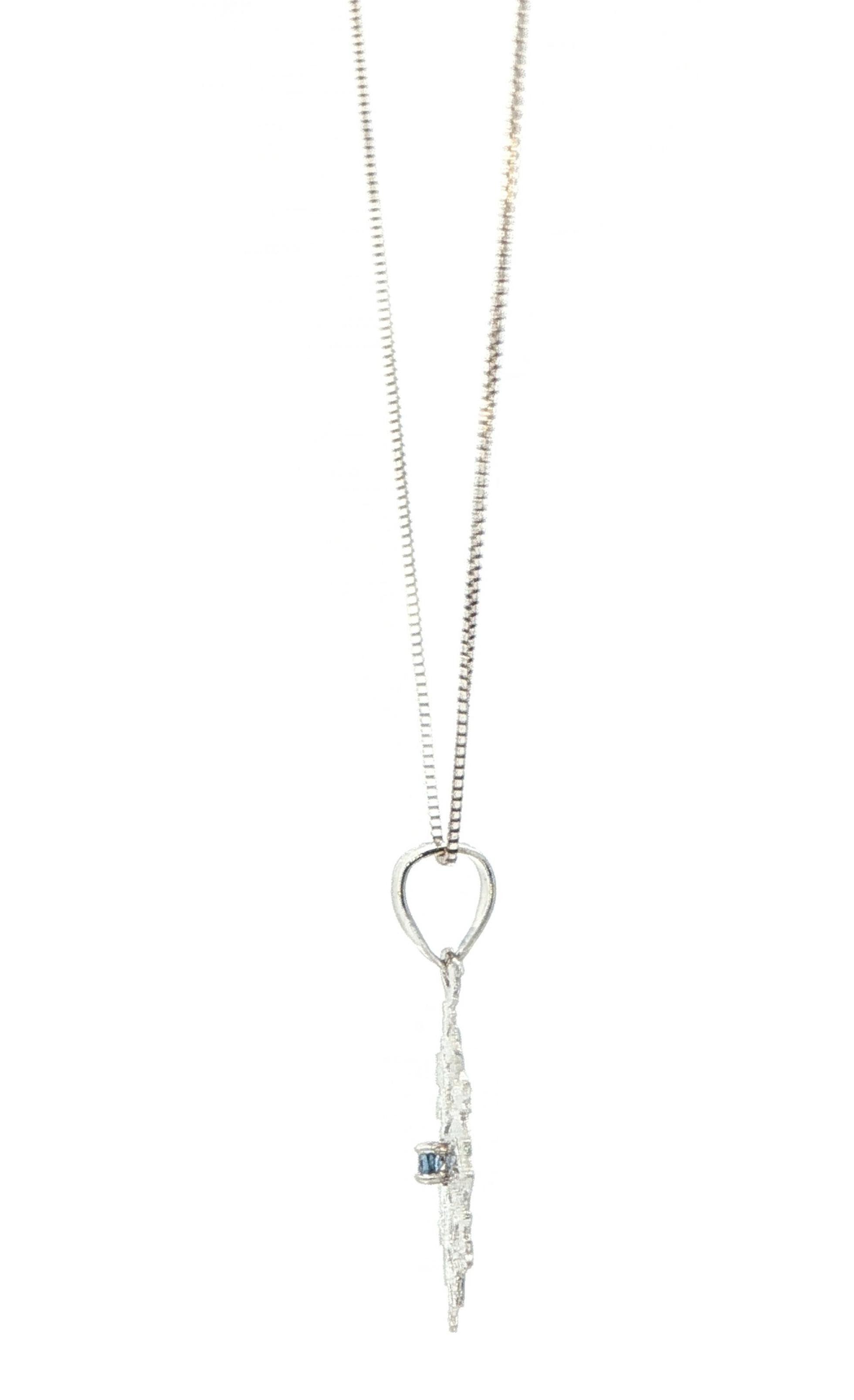 Snowflake Montana Yogo Sapphire Necklace in White Gold (0.03ct) side