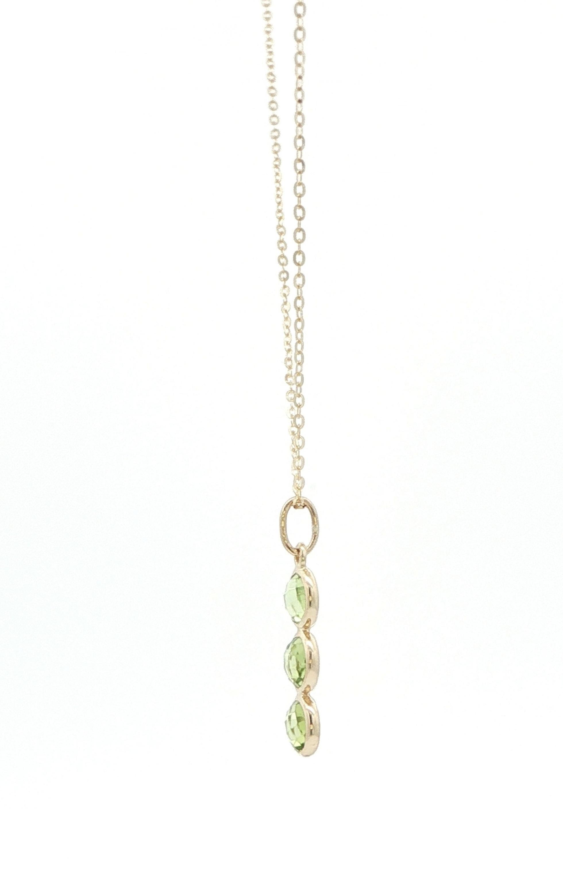 Three-Stone Peridot Vertical Bar Necklace in Yellow Gold (0.75cts TWT) side