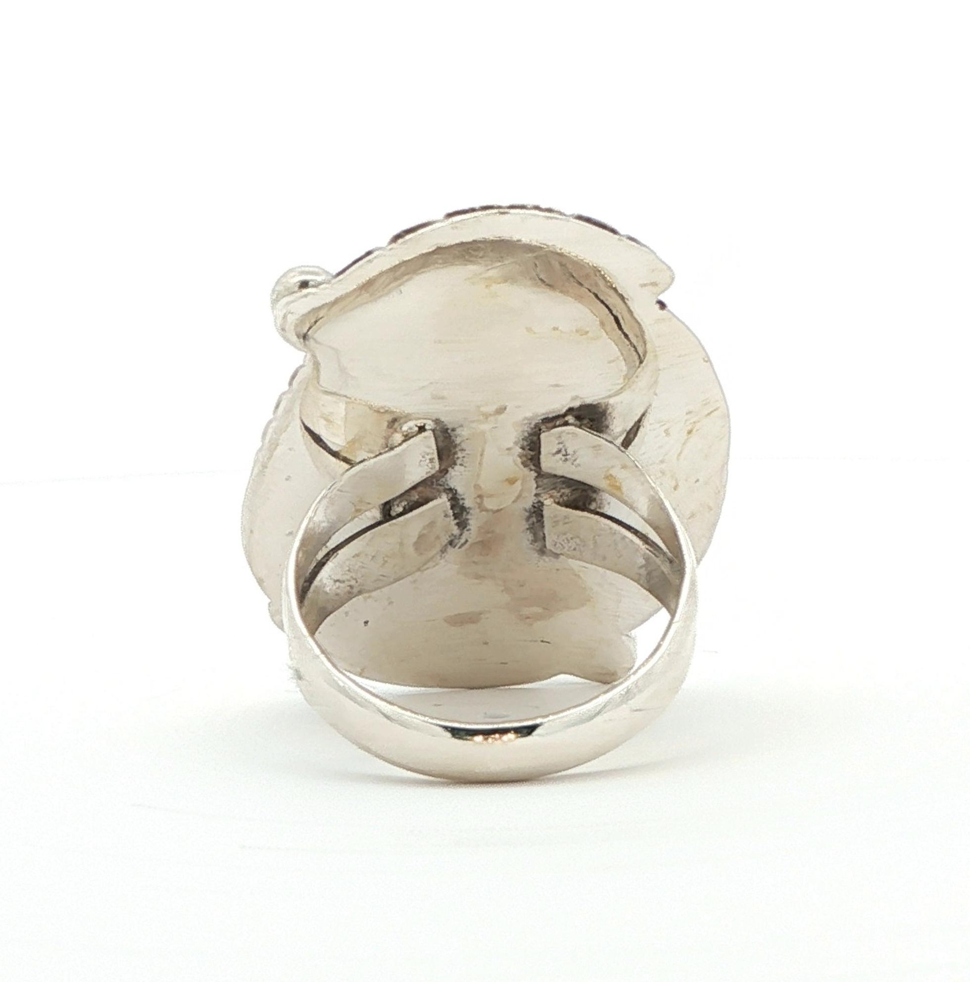 Estate Piece: Leaf Decal Double Rope Turquoise Ring in Sterling Silver back