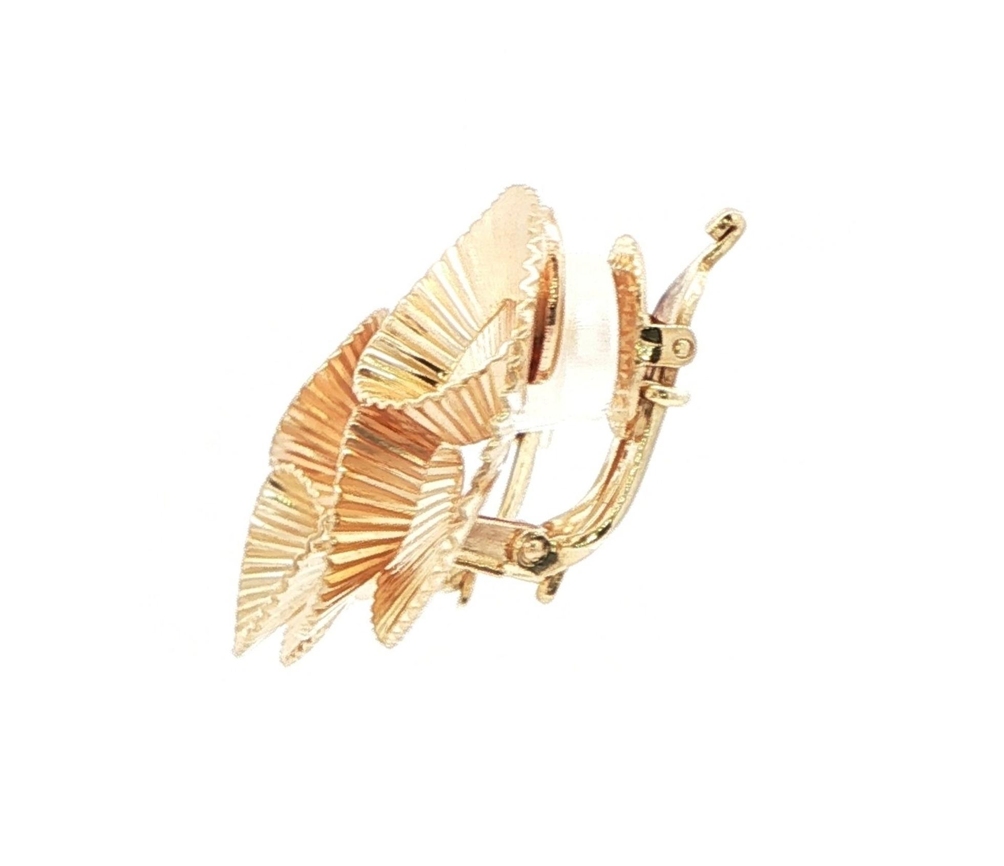 Estate Piece: Tiffany & Co Clip-On Wavy Swirl Earrings in Yellow Gold side