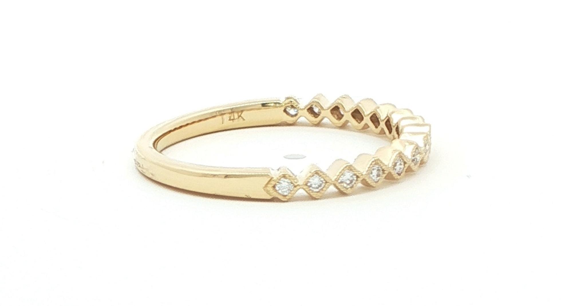 Geometric Milgrain Diamond Band in Yellow Gold (0.13cts TWT) side