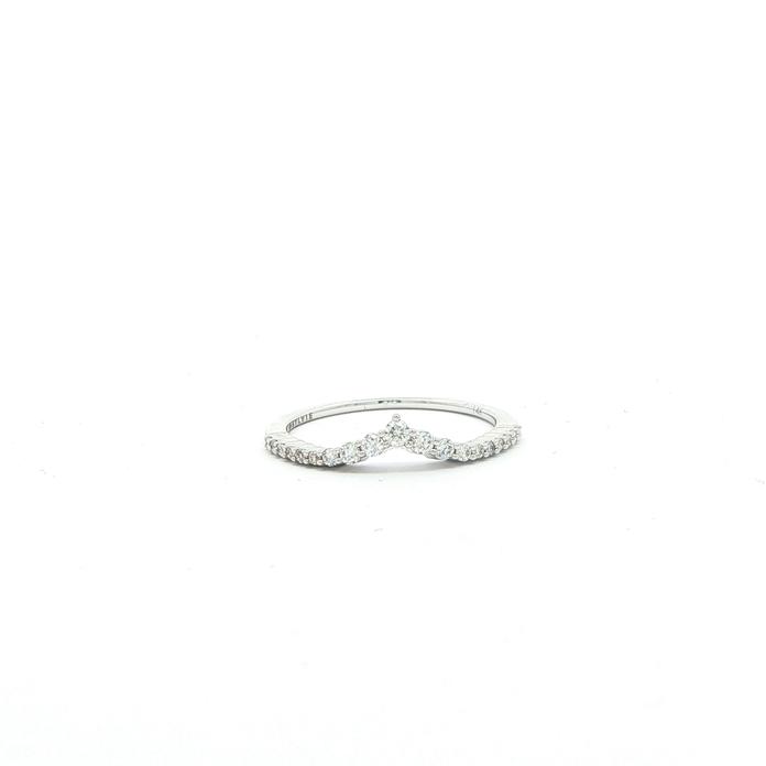 content/products/Chevron Share-Prong Diamond Band in White Gold (0.20cts TWT)