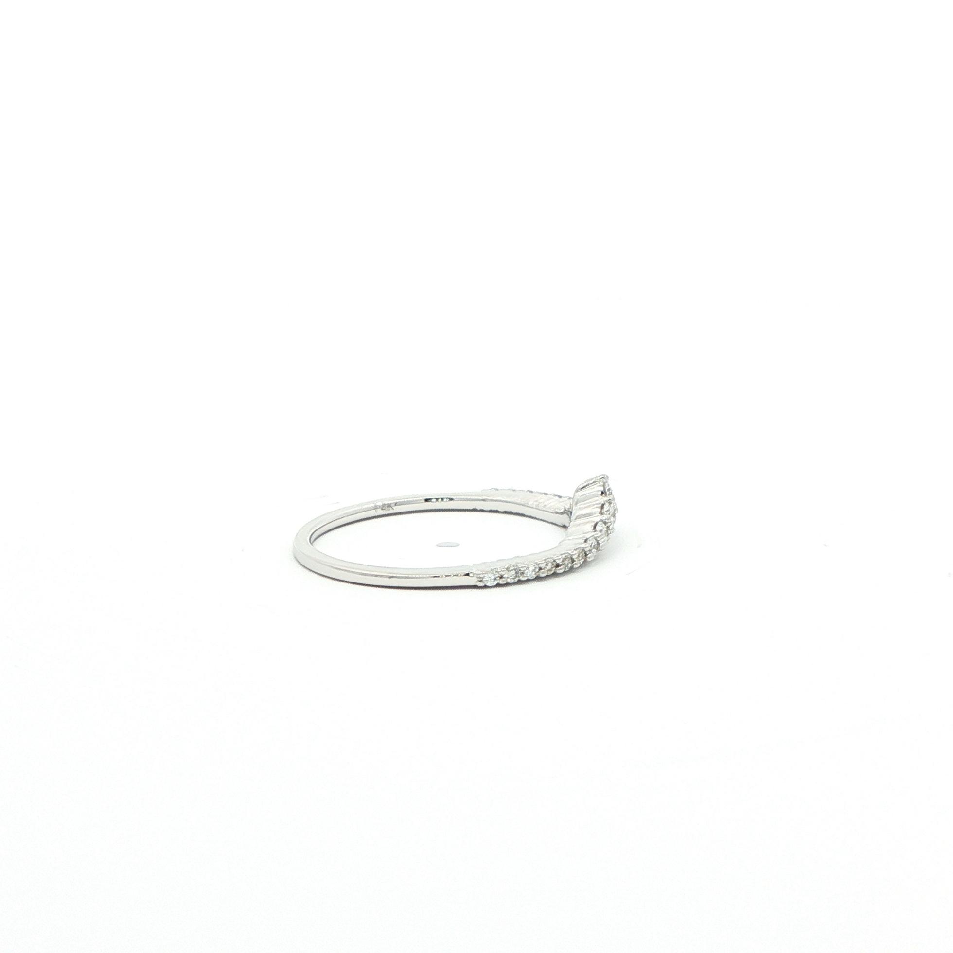 Chevron Share-Prong Diamond Band in White Gold (0.20cts TWT) side