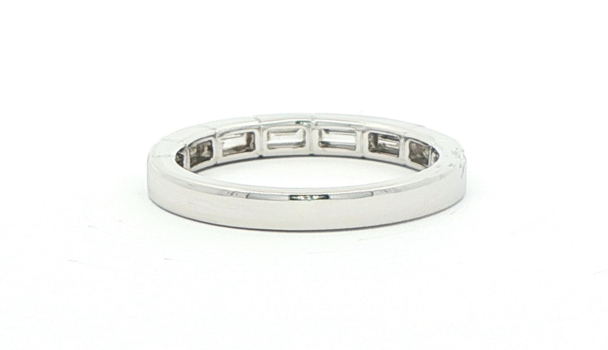 8-Stone Bezel-Set Diamond Band in White Gold (0.70cts TWT) back