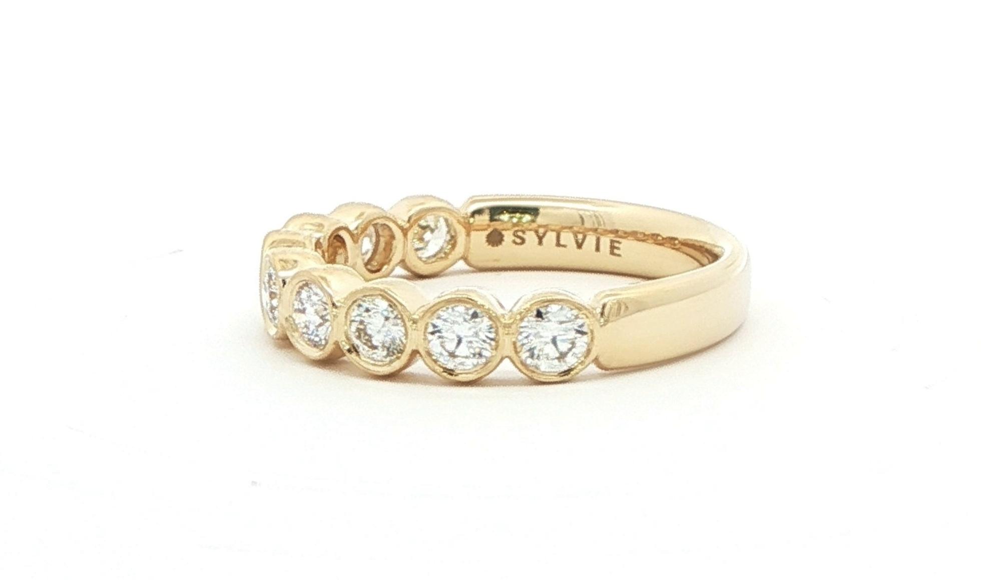 9-Stone Bezel-Set Diamond Band in Yellow Gold (0.75cts TWT) side