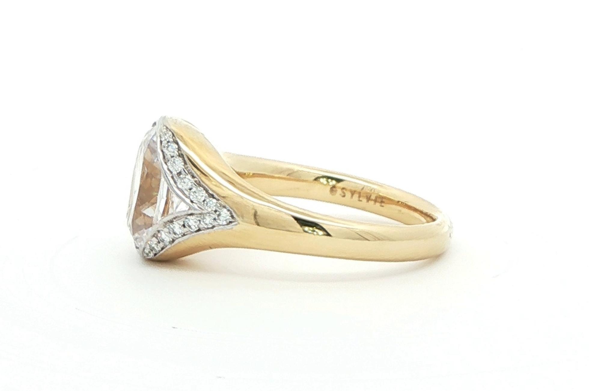 Two Tone Split Bezel Diamond Halo Split-Shank Ring in White and Yellow Gold (3.16cts TWT) side