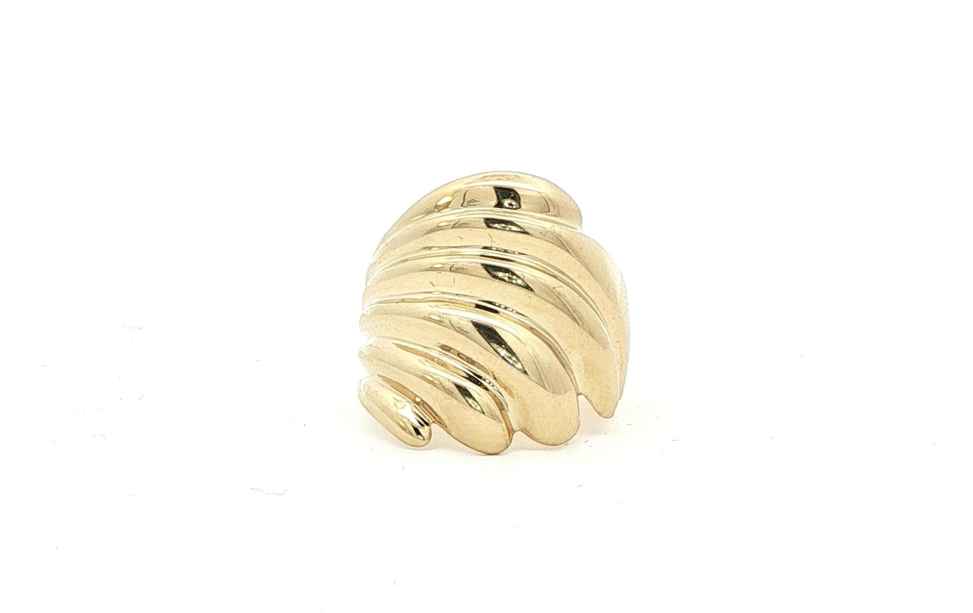 Estate Piece: Wide Wave Ring in Yellow Gold
