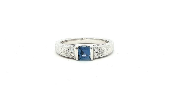 content/products/Estate Piece: Engraved Bar-Set Montana Yogo Sapphire and Diamond Cluster Ring in White Gold (0.64cts TWT)