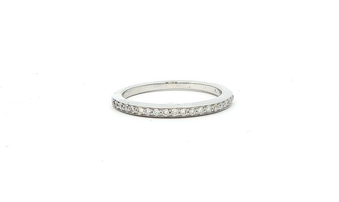 content/products/Estate Piece: 21-Stone Diamond Pave Band in White Gold (0.21cts TWT)