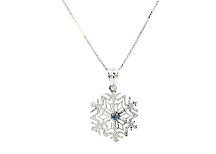 content/products/Snowflake Montana Yogo Sapphire Necklace in White Gold (0.03ct)