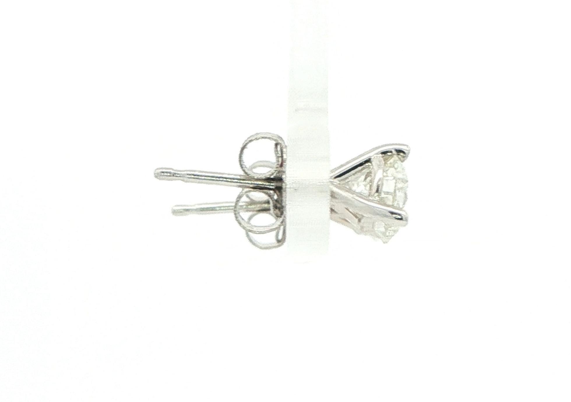 3-Prong Diamond Stud Earrings in White Gold (1.00cts TWT) side