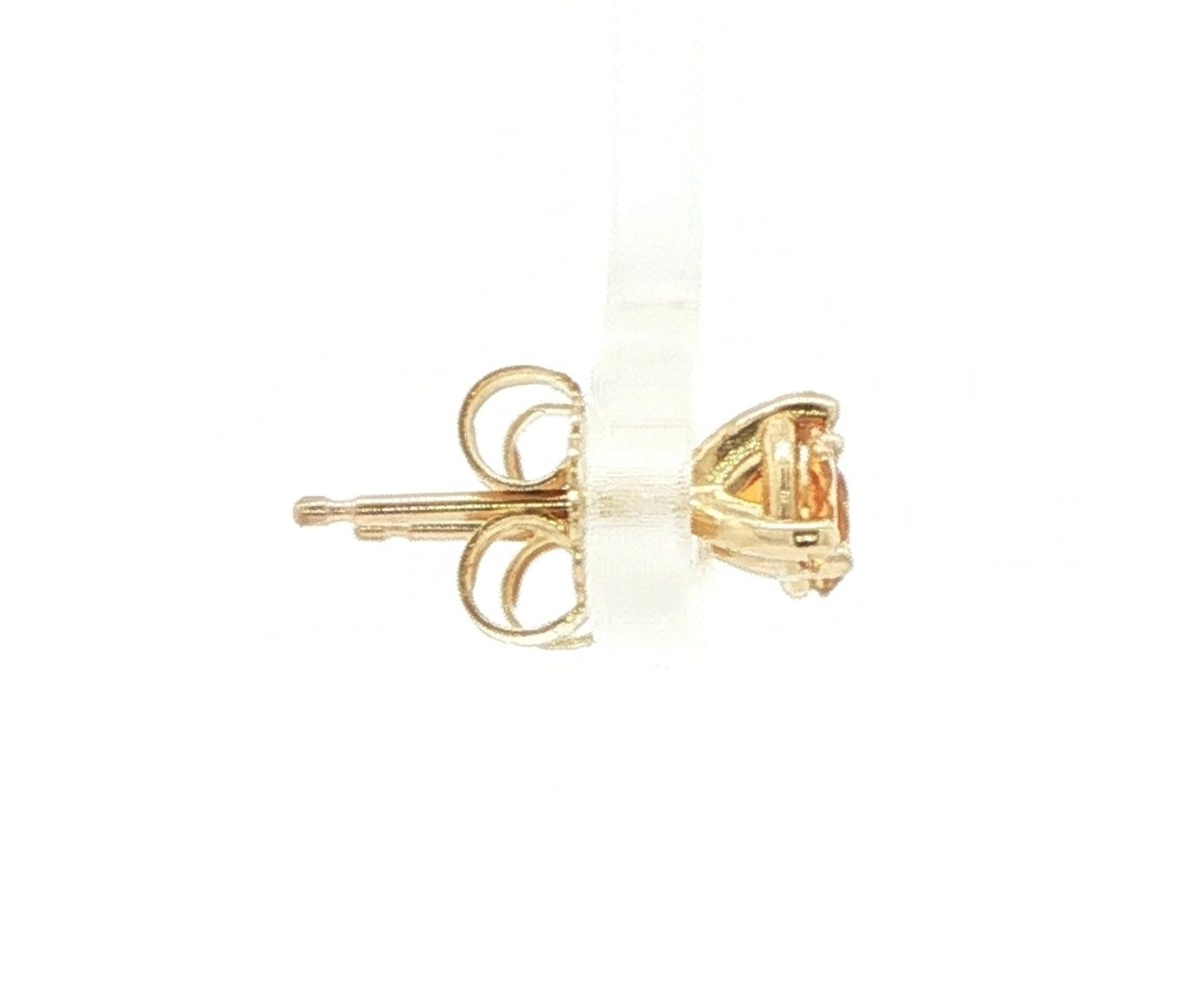 3-Prong Basket-Set Orange Montana Sapphire Stud Earrings in Yellow Gold (0.56cts TWT) side