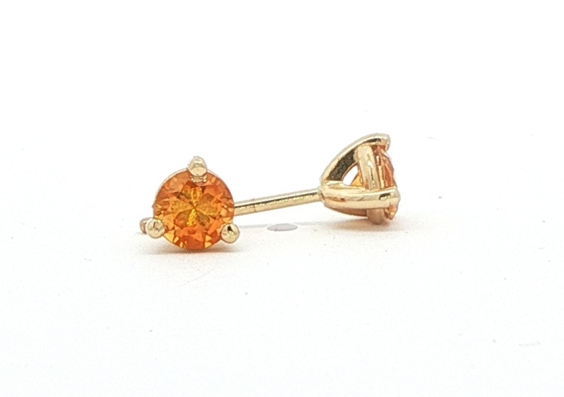 3-Prong Basket-Set Orange Montana Sapphire Stud Earrings in Yellow Gold (0.56cts TWT) angled