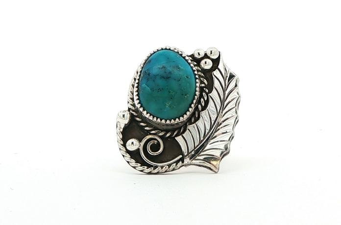 content/products/Estate Piece: Leaf Decal Turquoise Ring in Sterling Silver