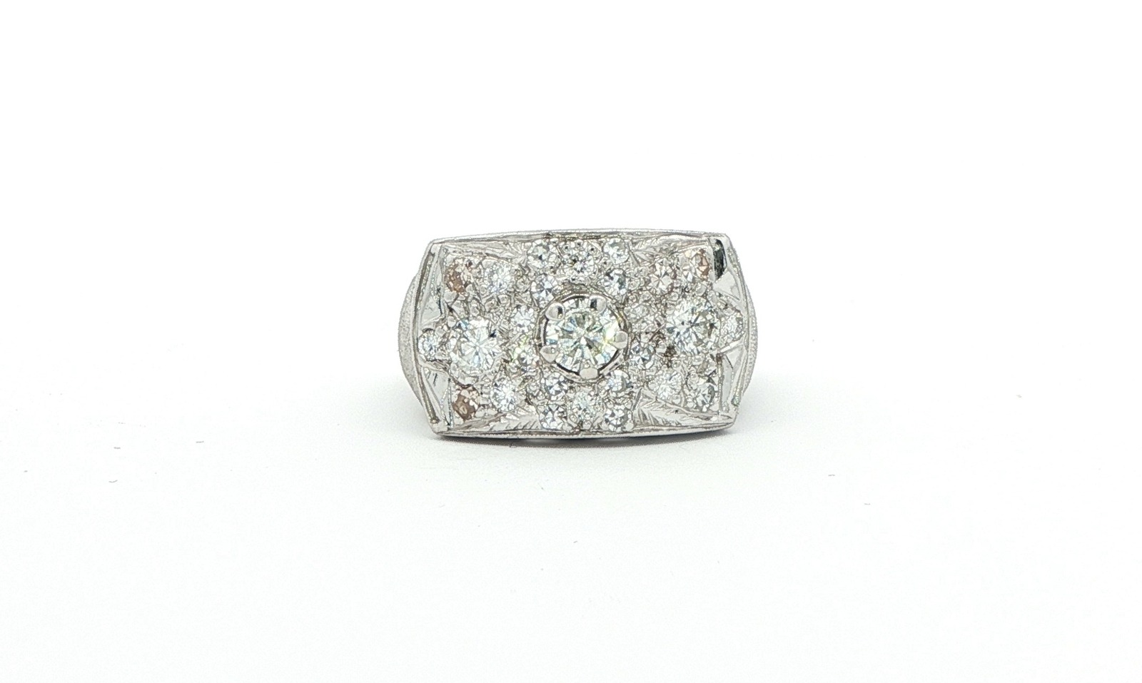 Estate Piece: Florentine Vintage-Style Diamond Rectangular Cluster Ring in White Gold (0.50cts TWT)