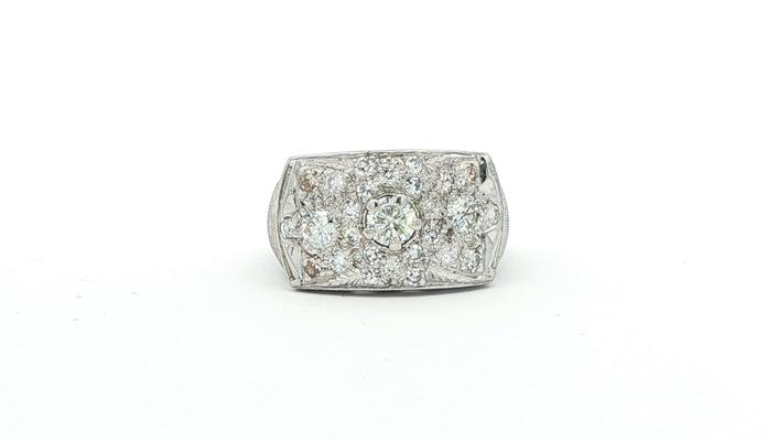 content/products/Estate Piece: Florentine Vintage-Style Diamond Rectangular Cluster Ring in White Gold (0.50cts TWT)