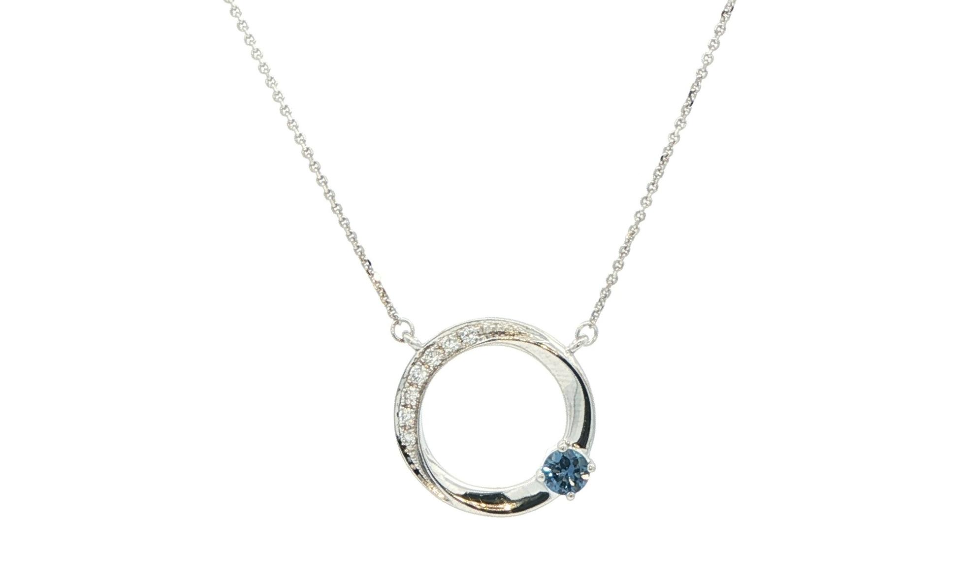 Polished Circle Montana Yogo Sapphire and Diamond Pave Necklace in White Gold (0.18cts TWT)