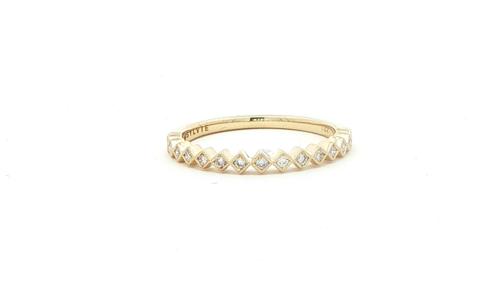 Geometric Milgrain Diamond Band in Yellow Gold (0.13cts TWT)