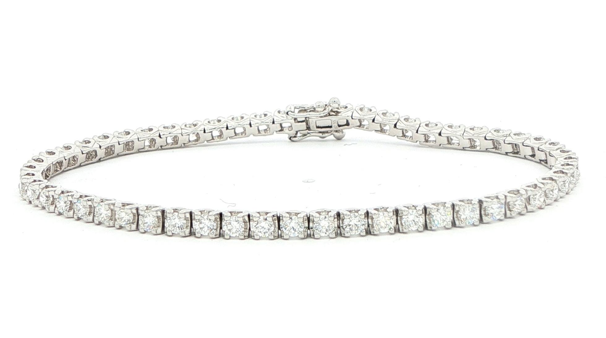 Diamond Tennis Bracelet in White Gold (2.33cts TWT)