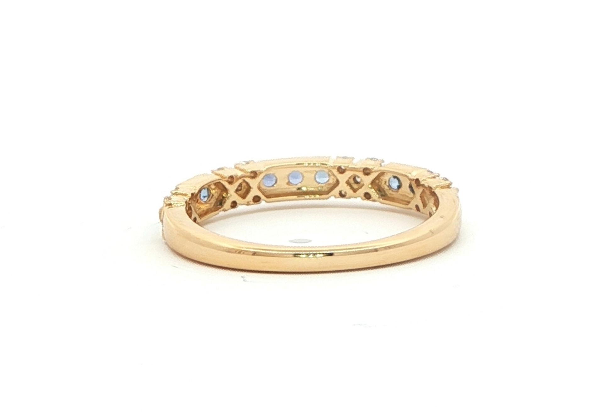 Criss-Cross Milgrain Montana Yogo Sapphire and Diamond Ring in Yellow Gold (0.45cts TWT) back