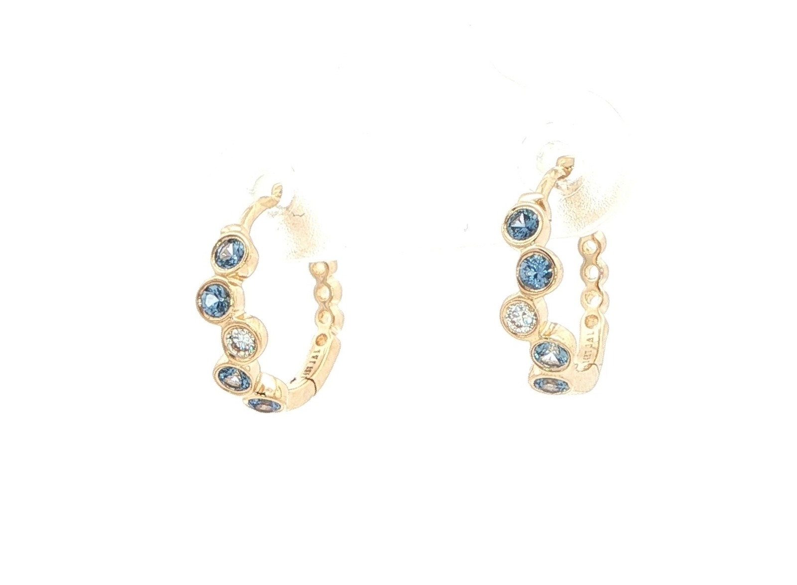 5-Stone Bezel-Set Montana Yogo Sapphire and Diamond Zig-Zag Hoop Earrings in Yellow Gold (0.28cts TWT) side