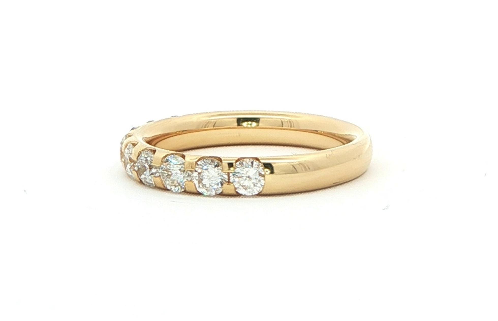 9-Stone Pave-Set Diamond Comfort-Fit Band in Yellow Gold (1.00cts TWT) side