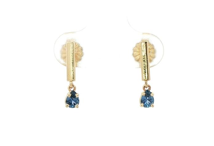 content/products/Bar Drop Montana Yogo Sapphire Earrings in Yellow Gold (0.33cts TWT)