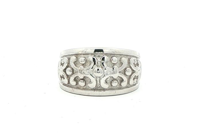 content/products/Estate Piece: Wide Filigree Style Ring in White Gold