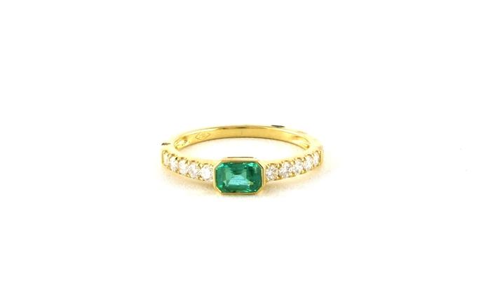 content/products/Bezel-Set Emerald with Pave Diamond Shank Ring in Yellow Gold (0.80cts TWT)