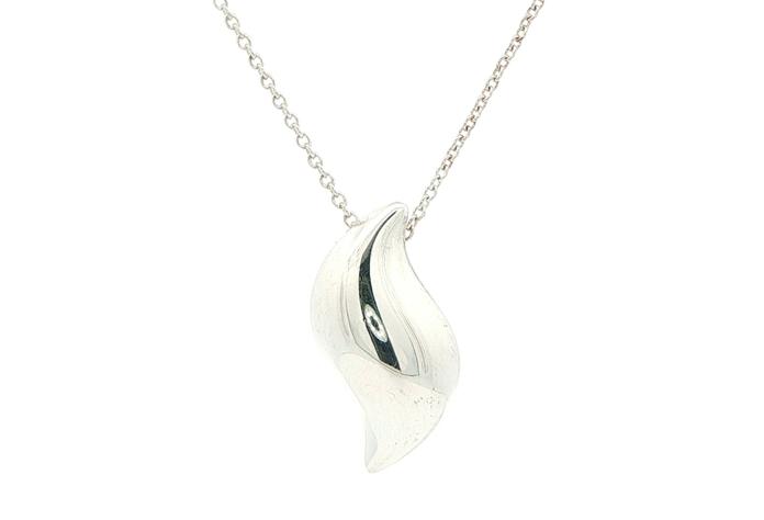 content/products/Estate Piece: Tiffany & Co Elsa Peretti Feather Necklace in Sterling Silver
