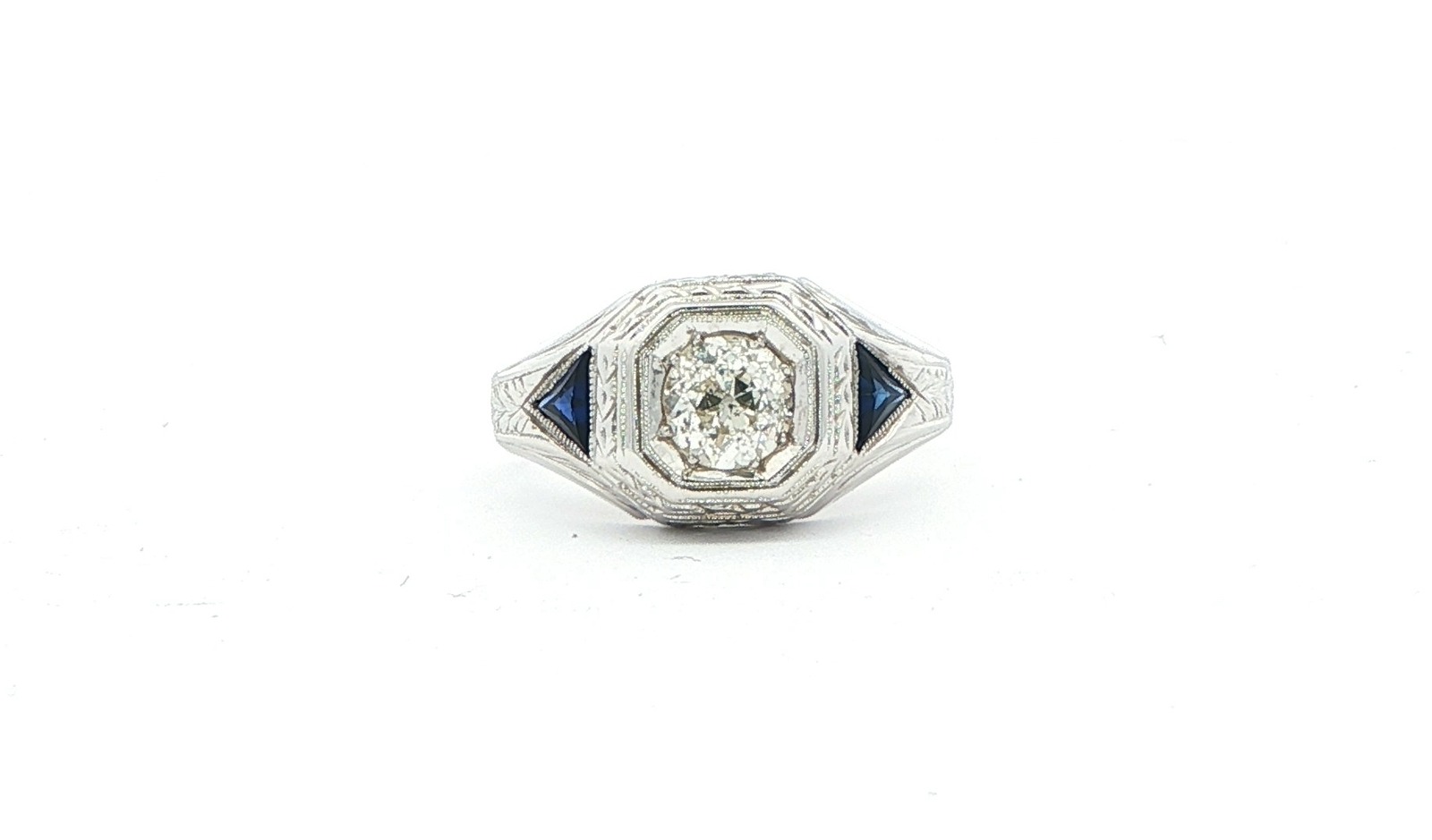 Estate Piece: Diamond and Sapphire Ring in White Gold (0.70ct)