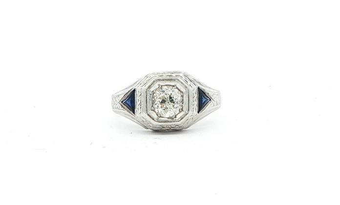 content/products/Estate Piece: Diamond and Sapphire Ring in White Gold (0.70ct)