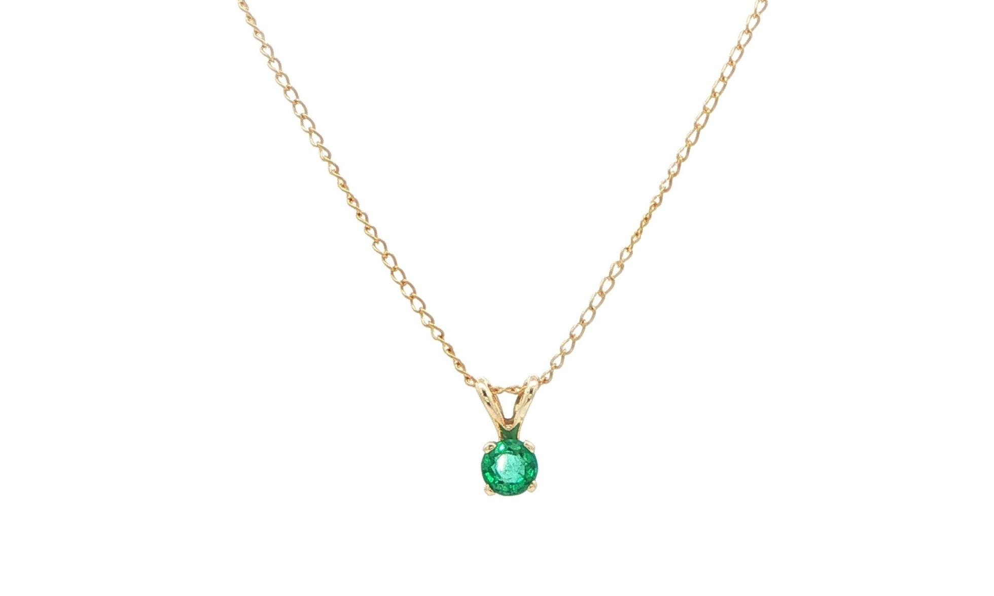 Estate Piece: Emerald Solitaire Pendant in Yellow Gold (0.20ct)