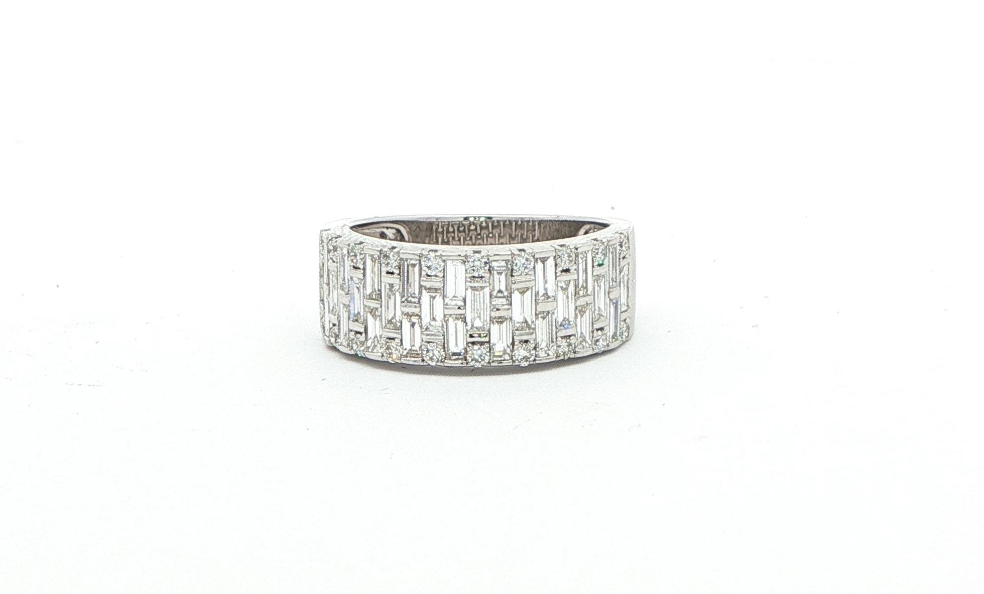 Wide Diamond Fashion Band in White Gold (1.27cts TWT)