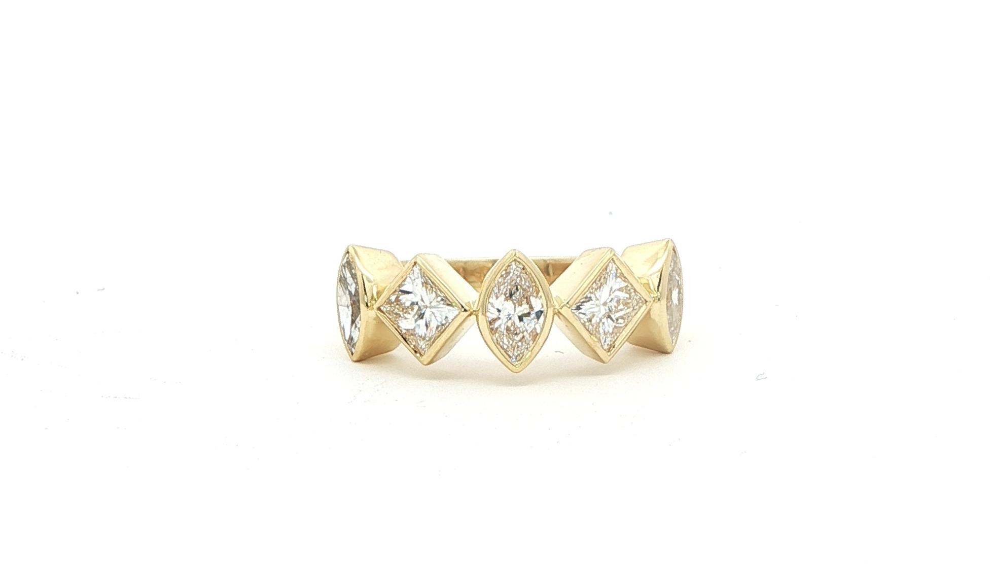 5-Stone Alternating Shapes Bezel-Set Diamond Ring in Yellow Gold (2.06cts TWT)