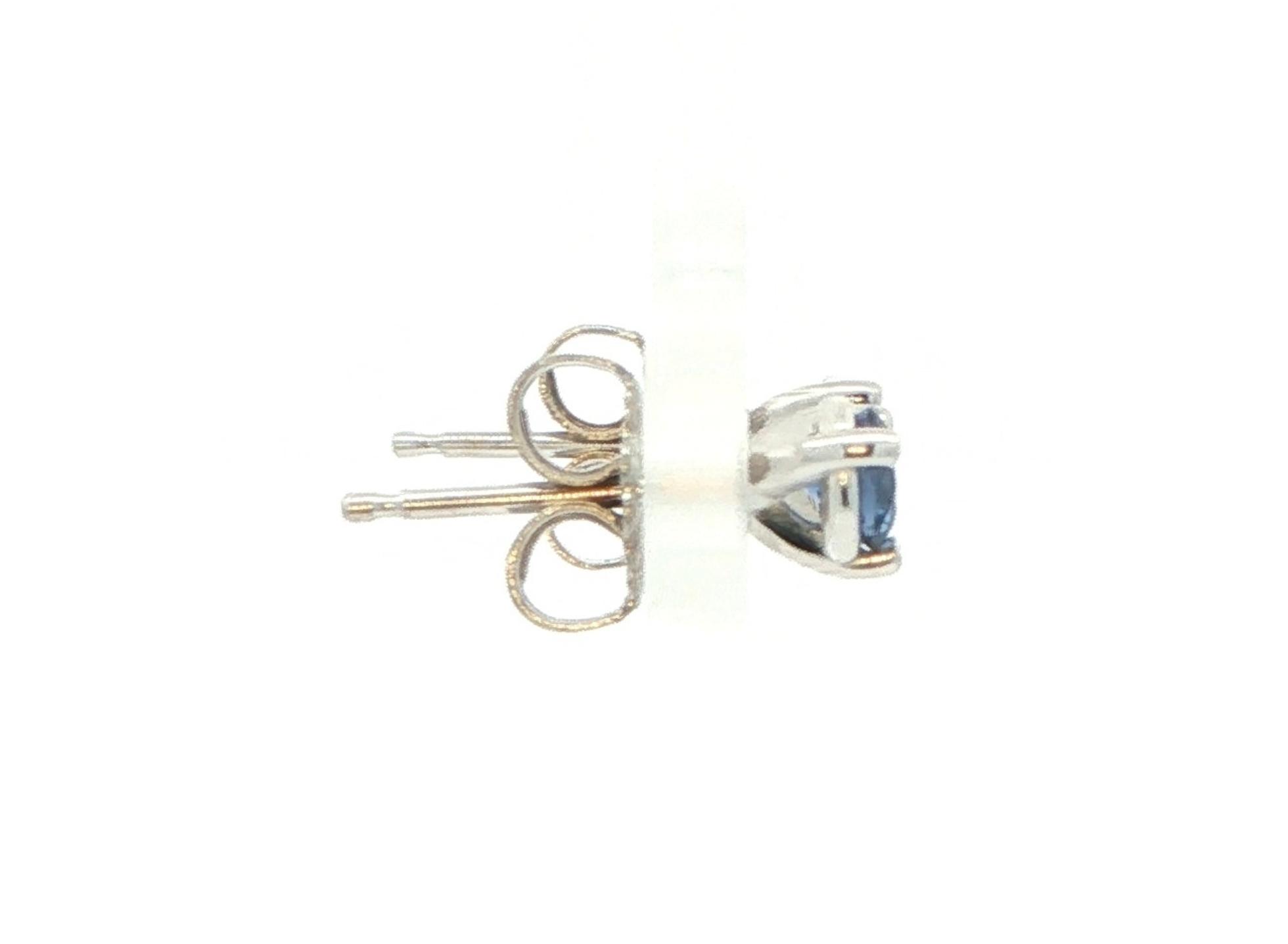 3-Prong Huckleberry Sapphire Stud Earrings in White Gold (0.42cts TWT) side