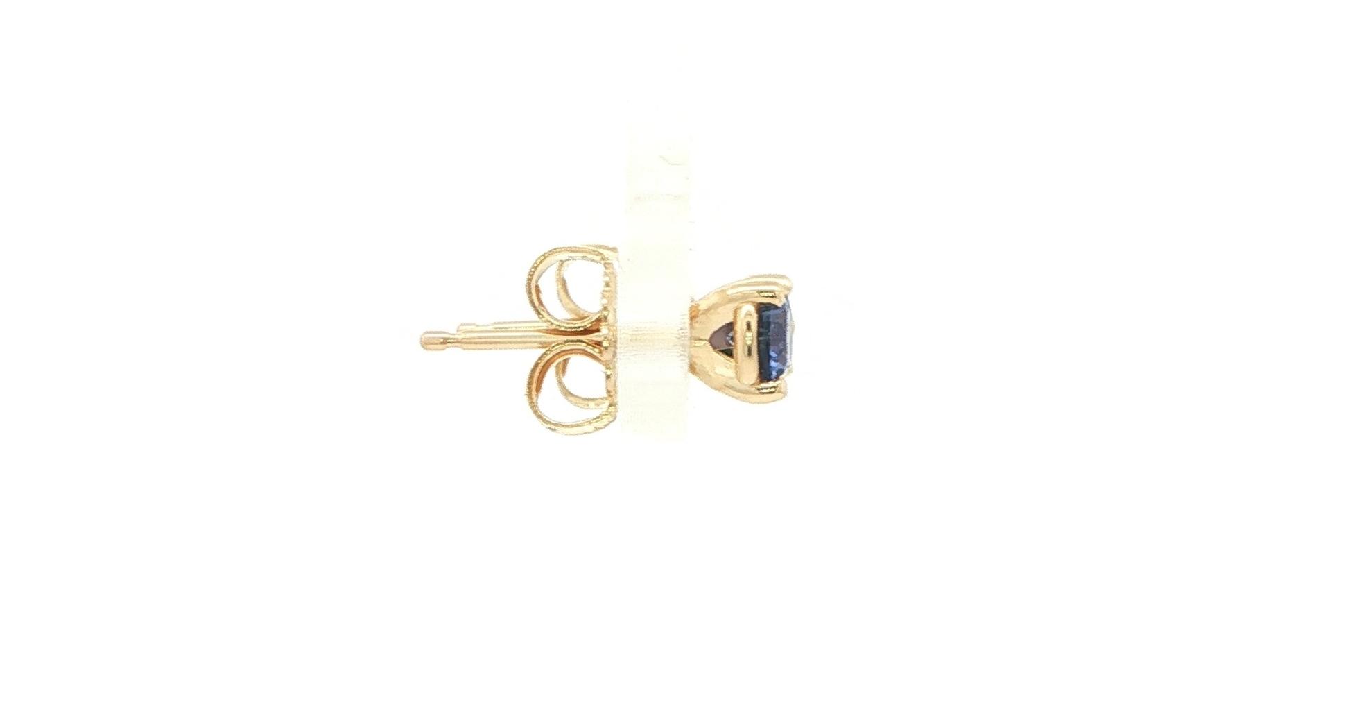 3-Prong Huckleberry Sapphire Stud Earrings in Yellow Gold (0.42cts TWT) side