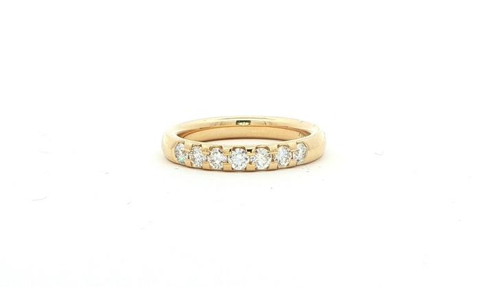 content/products/7-Stone Pave-Set Diamond Comfort-Fit Band in Yellow Gold (0.50cts TWT)