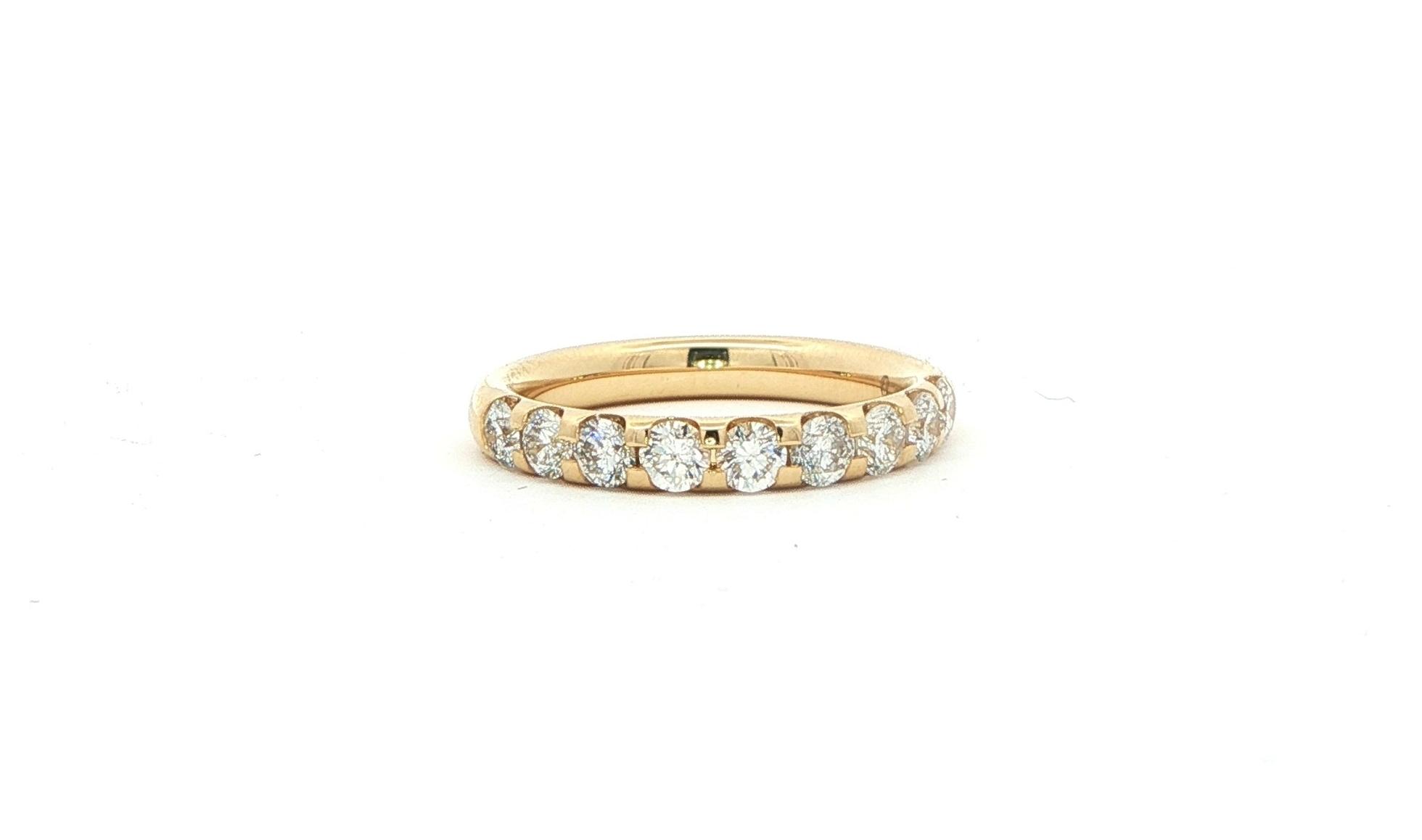 9-Stone Pave-Set Diamond Comfort-Fit Band in Yellow Gold (1.00cts TWT)