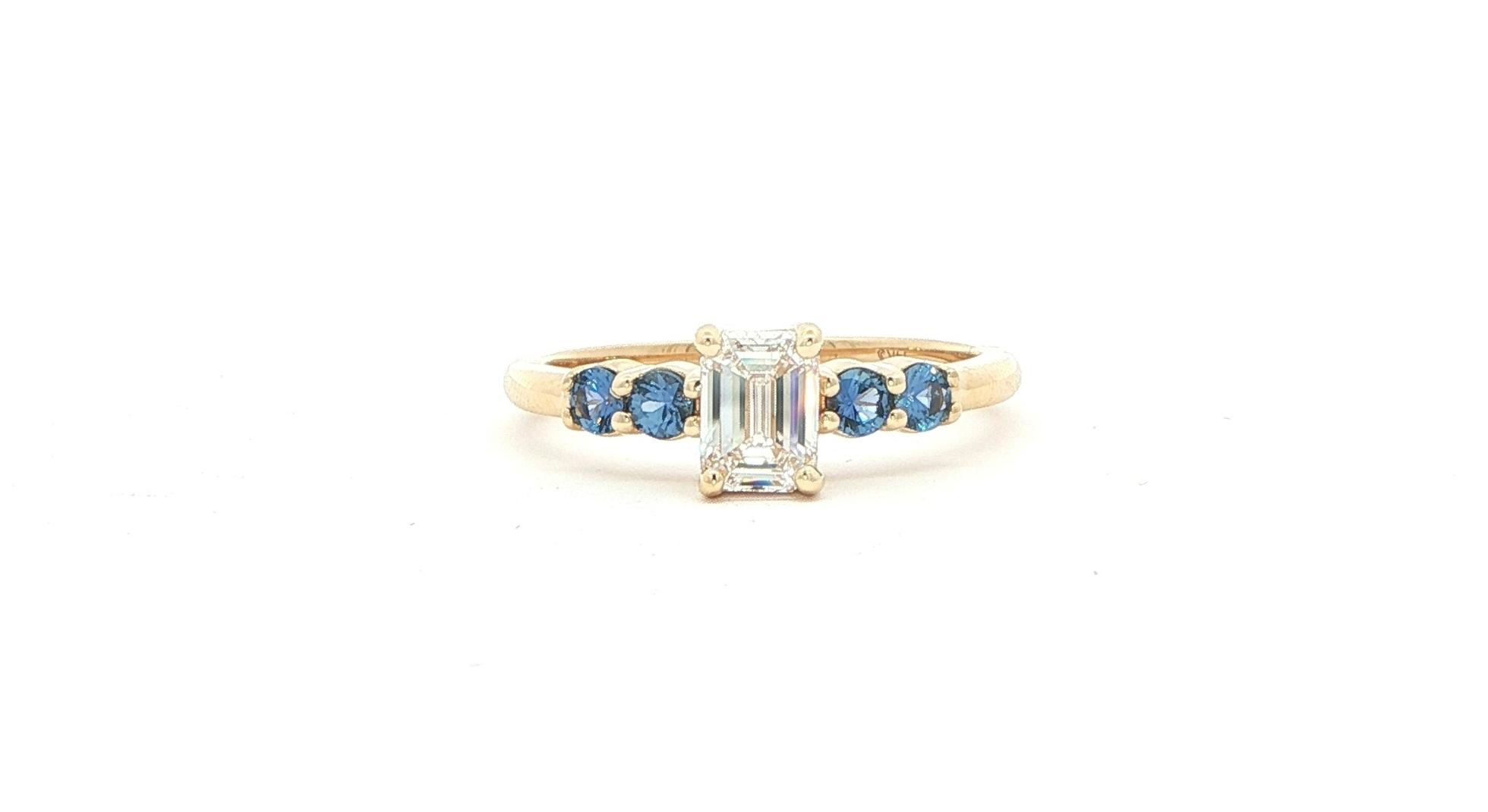 5-Stone4 Prong-Set Diamond and Montana Yogo Sapphire Ring in Yellow Gold (1.06cts TWT)
