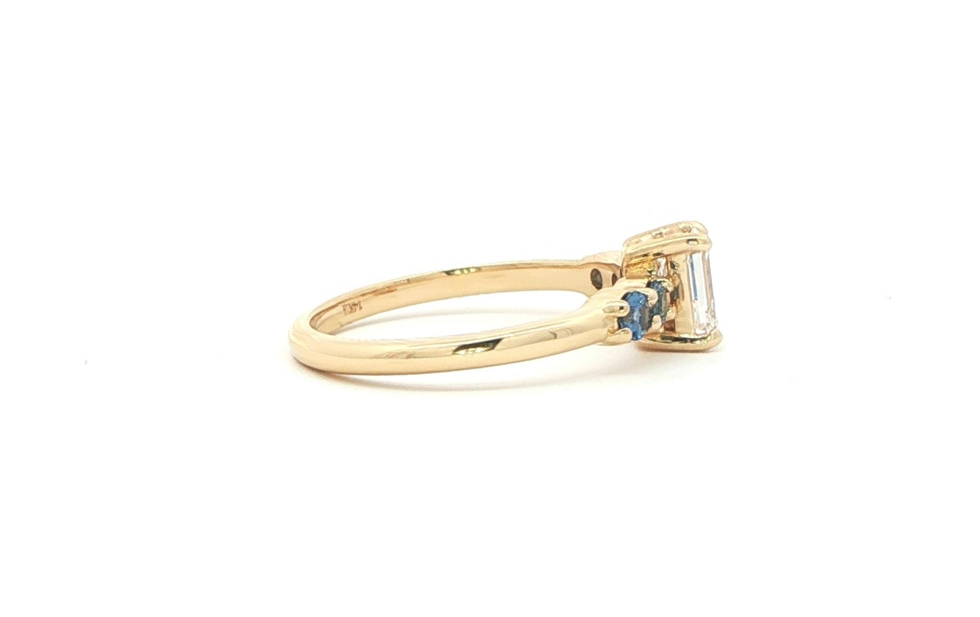 5-Stone4 Prong-Set Diamond and Montana Yogo Sapphire Ring in Yellow Gold (1.06cts TWT) side