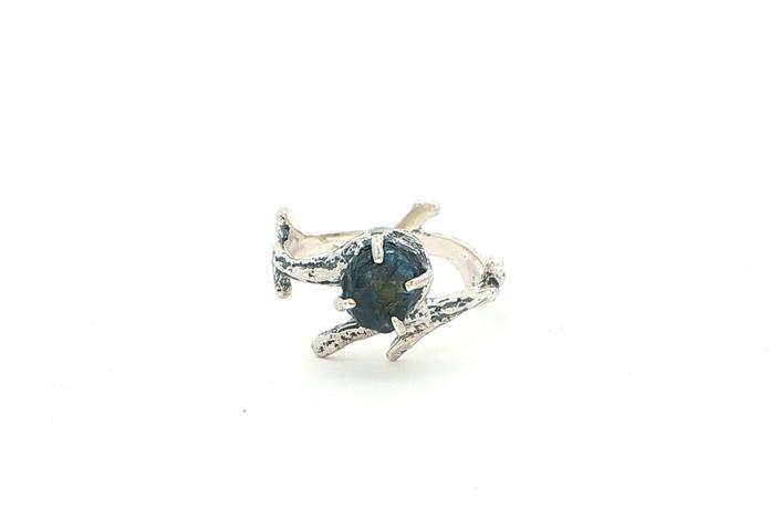 content/products/Branch Style Blue/Green Raw Montana Sapphire Ring in Sterling Silver