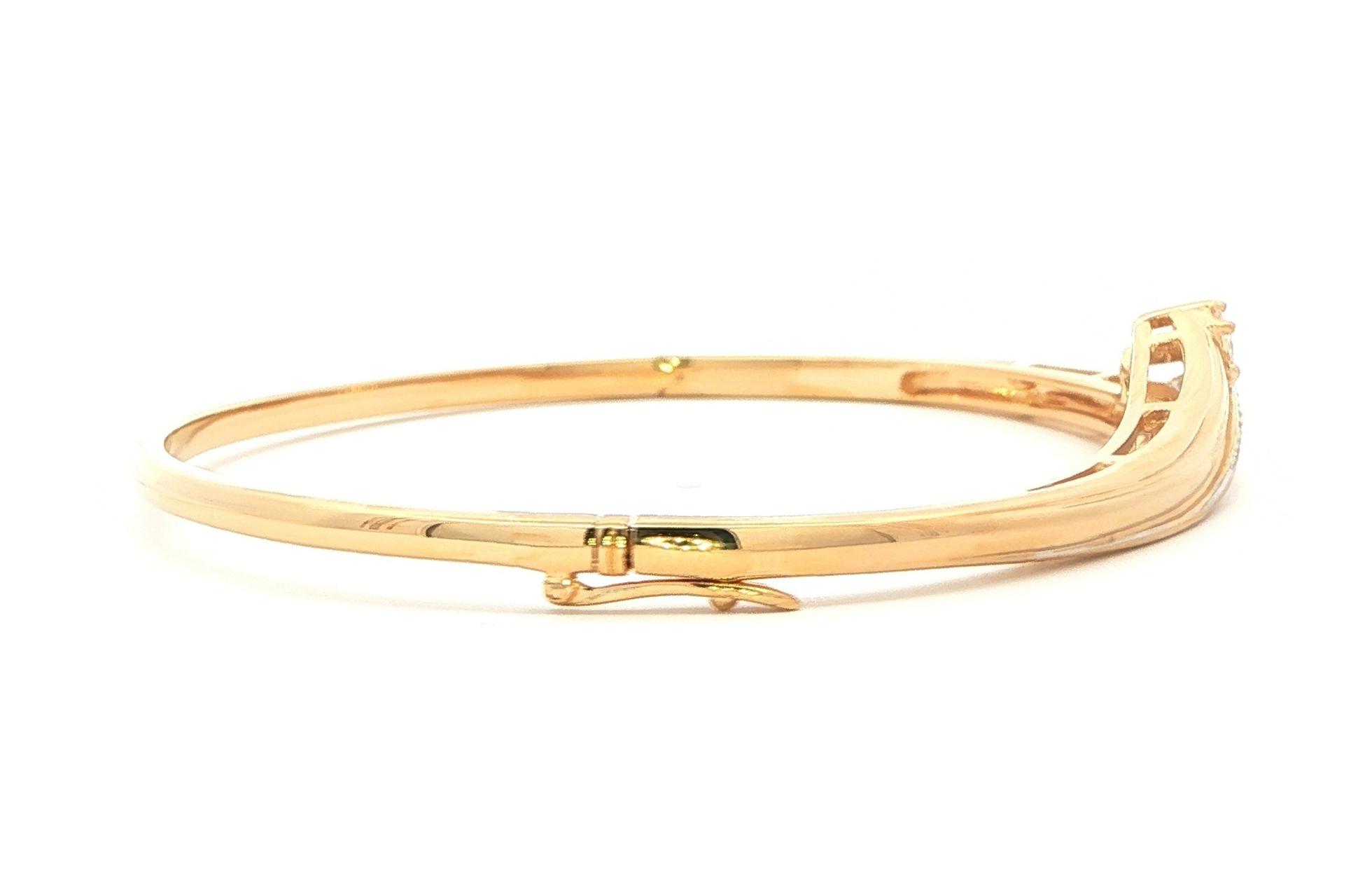 Estate Piece: Hinged Diamond Bangle Bracelet in Yellow Gold (0.20cts TWT) side