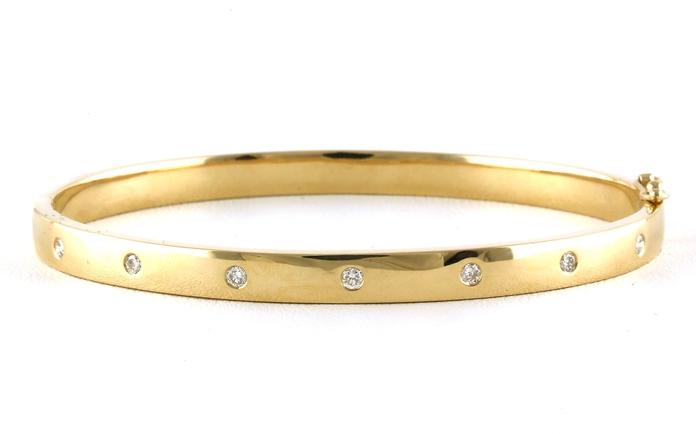 content/products/7-Stone Flush-Set Diamond Hinged Bangle Bracelet in Yellow Gold (0.34cts TWT)