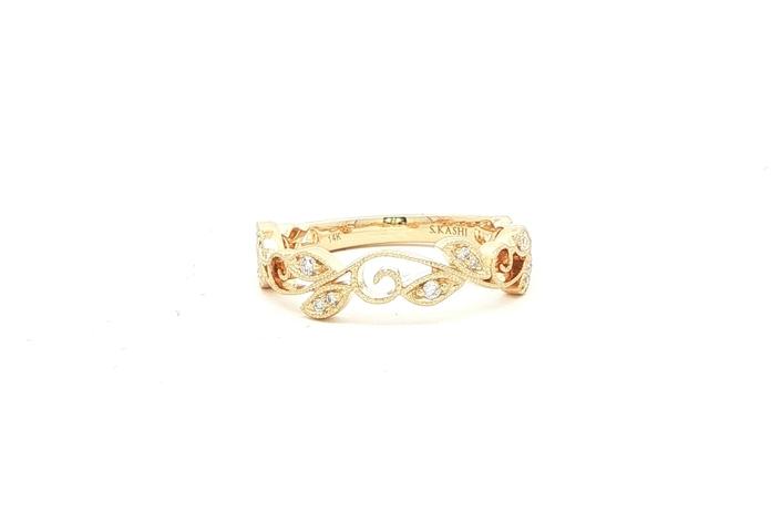 content/products/Floral Filigree Diamond Band in Yellow Gold (0.08cts TWT)