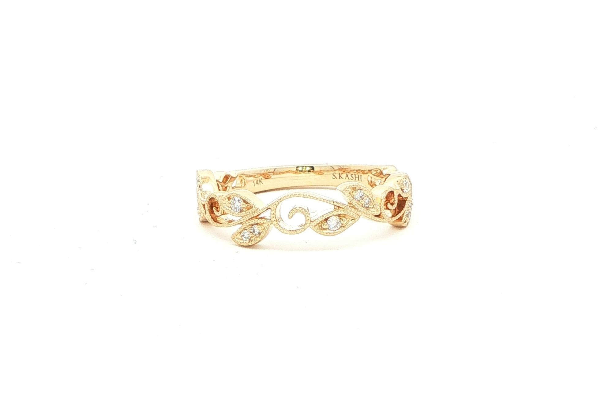 Floral Filigree Diamond Band in Yellow Gold (0.08cts TWT)
