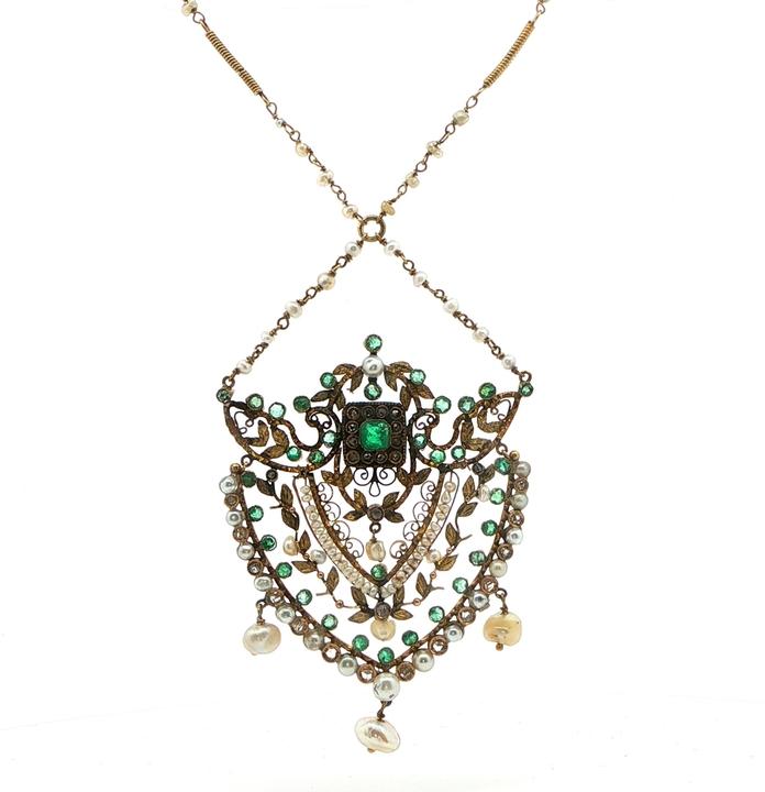 content/products/Estate Piece: Vintage Pearl and Emerald and Diamond Necklace in Yellow Gold