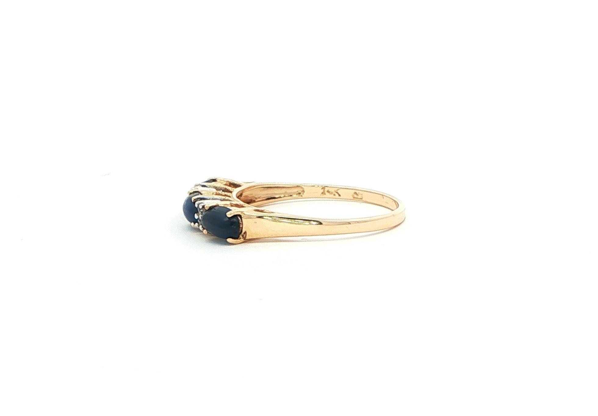 Estate Piece: Alternating Cabochon Sapphire and Diamond Ring in Yellow Gold (0.35cts TWT) side