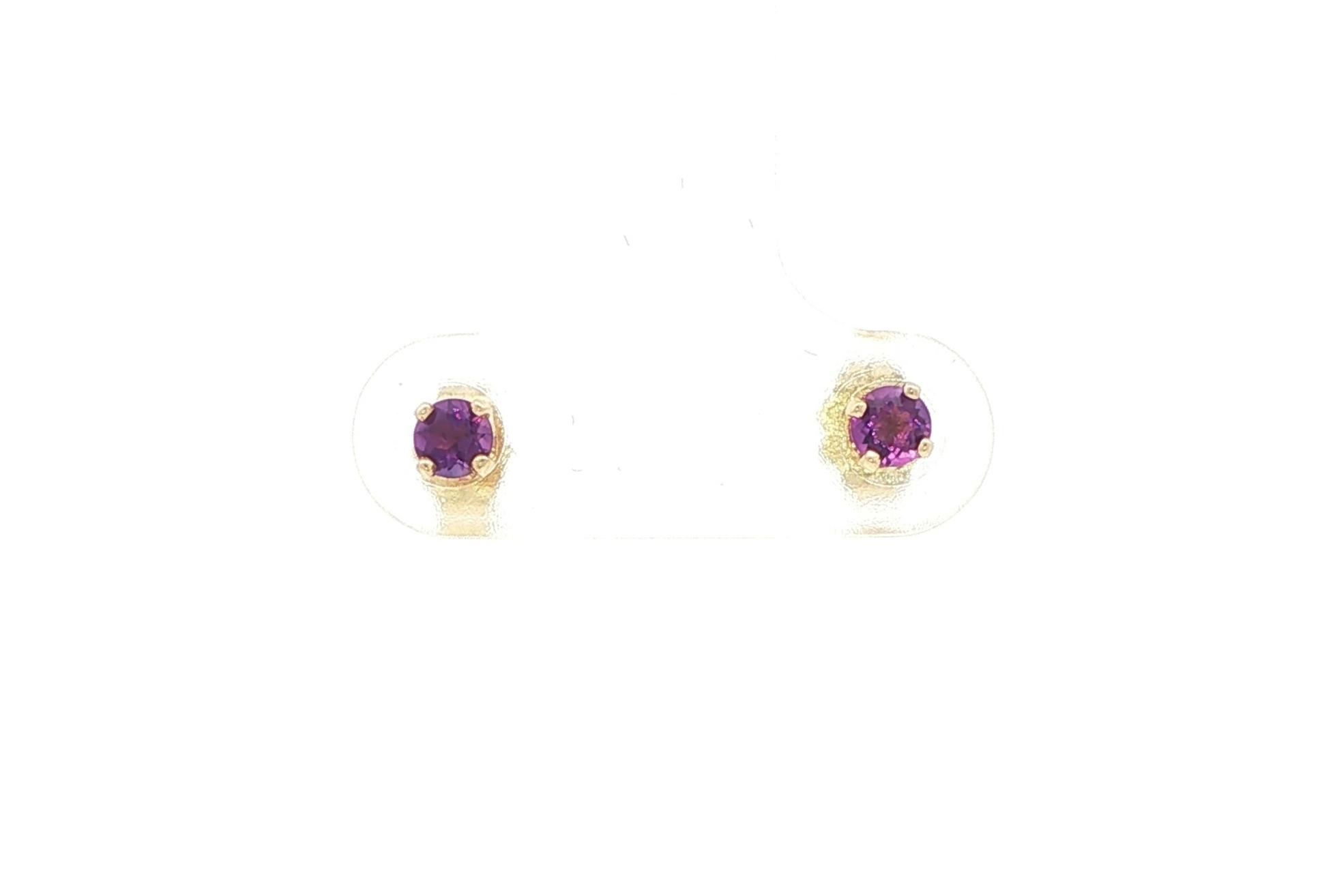 Estate Piece: Amethyst Stud Earrings in Yellow Gold (0.20cts TWT)